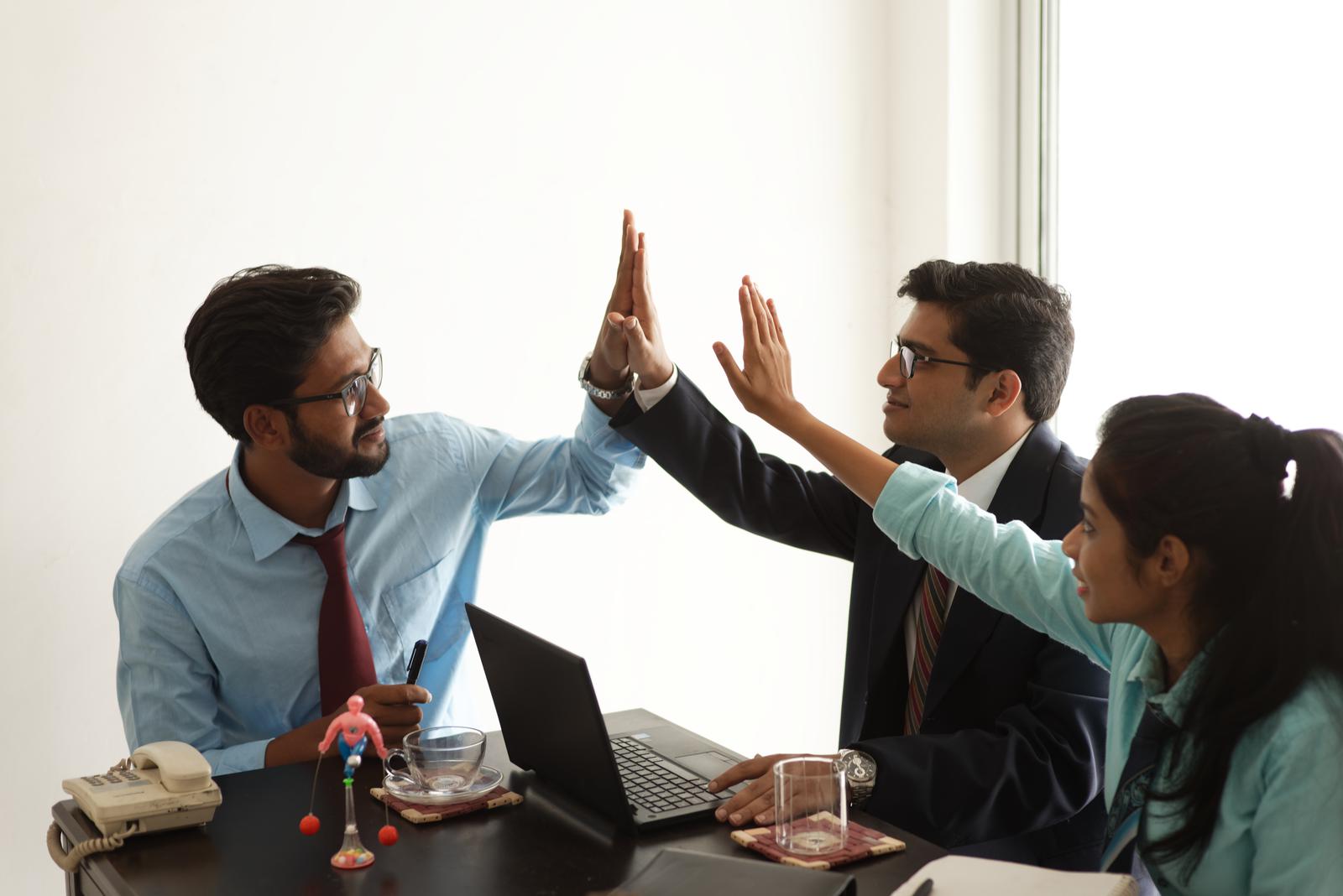 share-plan-happy-employees-2 share-plan-happy-employees-2